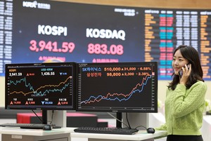 Kospi again at record high, inching toward 4,000 points on hopes for Trump-Xi meeting