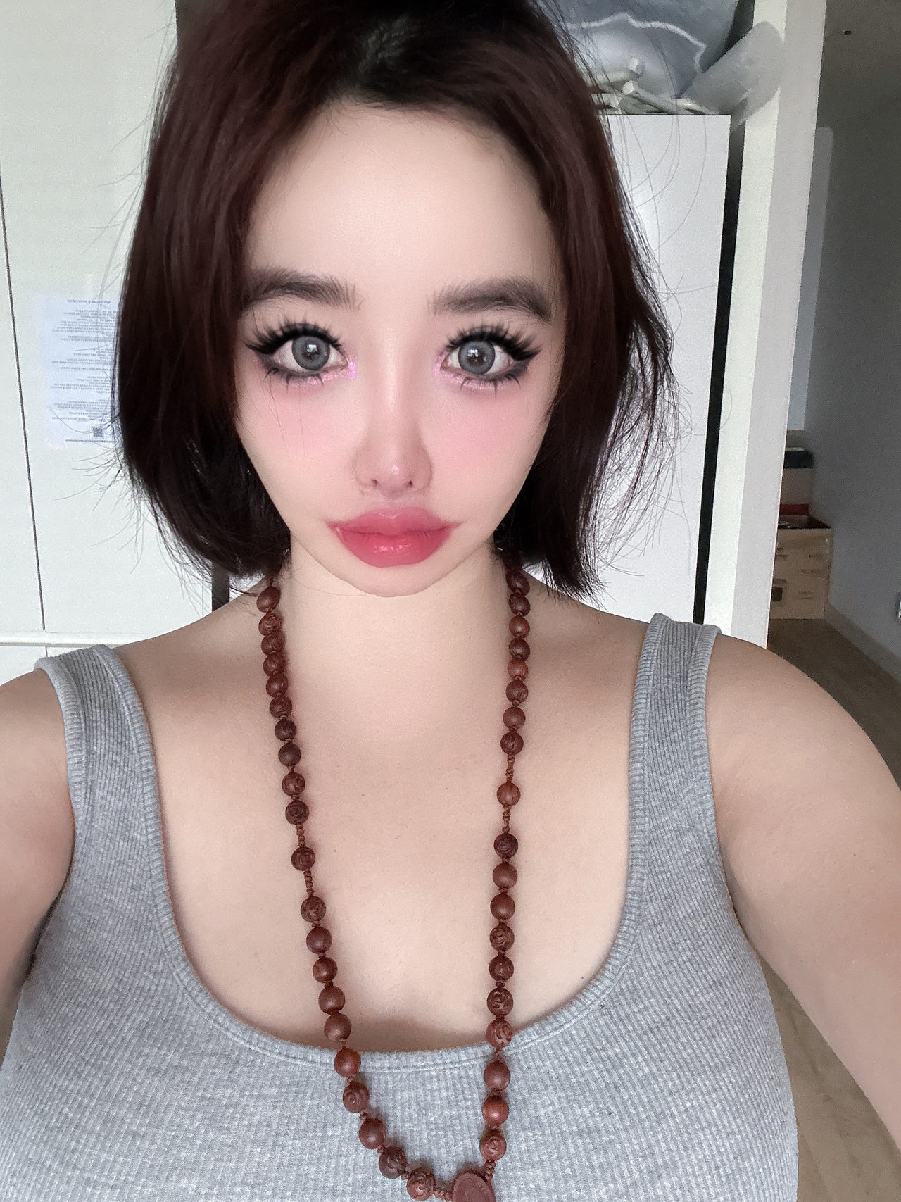 박봄