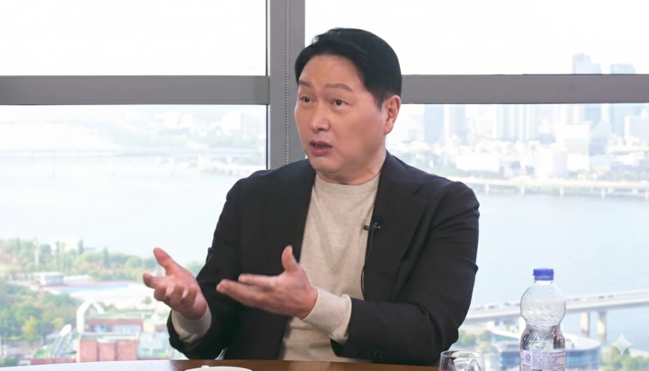 Chey Tae-won, chair of SK Group and the Korea Chamber of Commerce and Industry, appears on an interview with YouTube channels 3Pro TV, Understanding and Apkwon on Sunday. (SK Group)