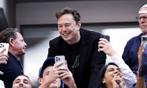 La fonderie de Samsung fait son retour avec d’importantes commandes de puces Tesla