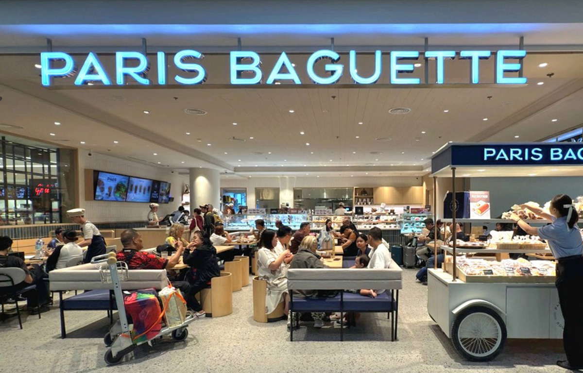 Customers spend time at Paris Baguette's new store in Ninoy Aquino International Airport, Manila, Philippines (SPC)