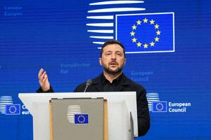 Zelenskyy says Kyiv ready for peace talks, but will not cede territory