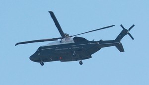 Trump's aircraft, state car draw attention at APEC summit