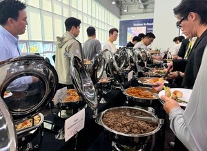 Inside APEC’s buzzing media hub