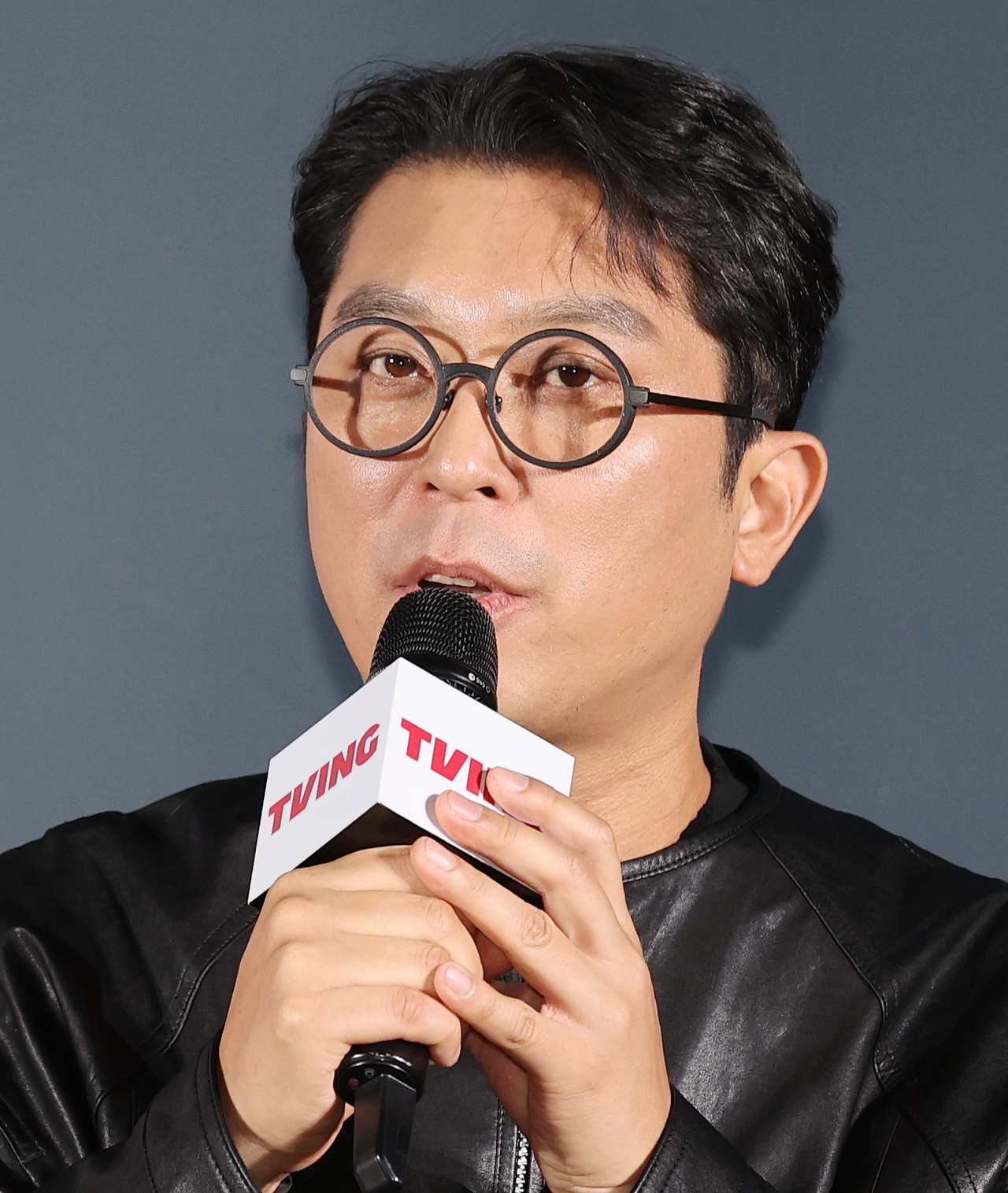 Lee Eung-bok speaks at a press conference for Tving's "Dear X" on Thursday at CGV Yongsan in Seoul. (Yonhap)