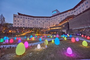 Why did Xi Jinping choose a four-star hotel?