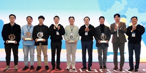 이억원 금융위원장, 금융기관 협업 우수 벤처·스타트업 시상 - 뉴스 썸네일 이미지