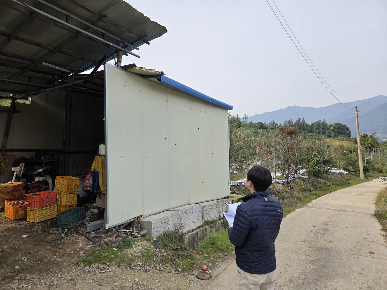 영주시가 30~31일, 구미·상주시와 합동으로 불법 농지전용과 농막 설치 단속을 벌였다. [영주시 제공]