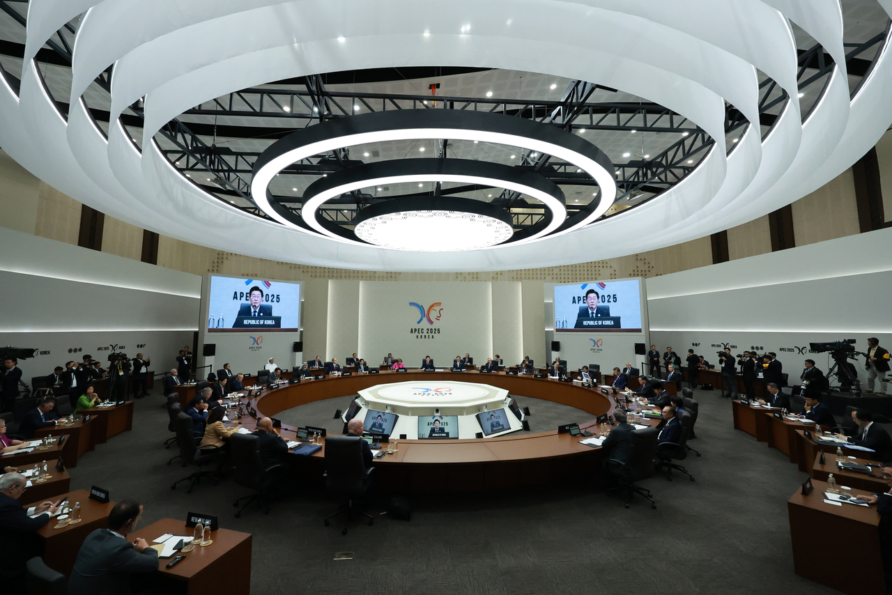 Lee calls APEC answer to global challenges as Gyeongju summit opens ...