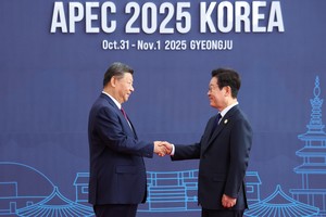 APEC summit draws to close as leaders strive for consensus on free trade