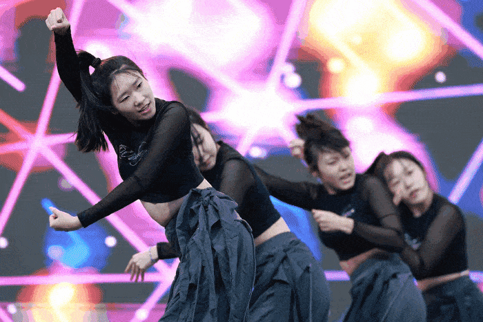 ‘2025 전국 청소년 댄스페스티벌’이 1일오후 예천활축제&농산물축제’ 특설무대에서 성황리에 열렸다.[예천군 제공]
