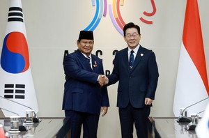 Korea, Indonesia vow deeper cooperation in trade, defense, labor