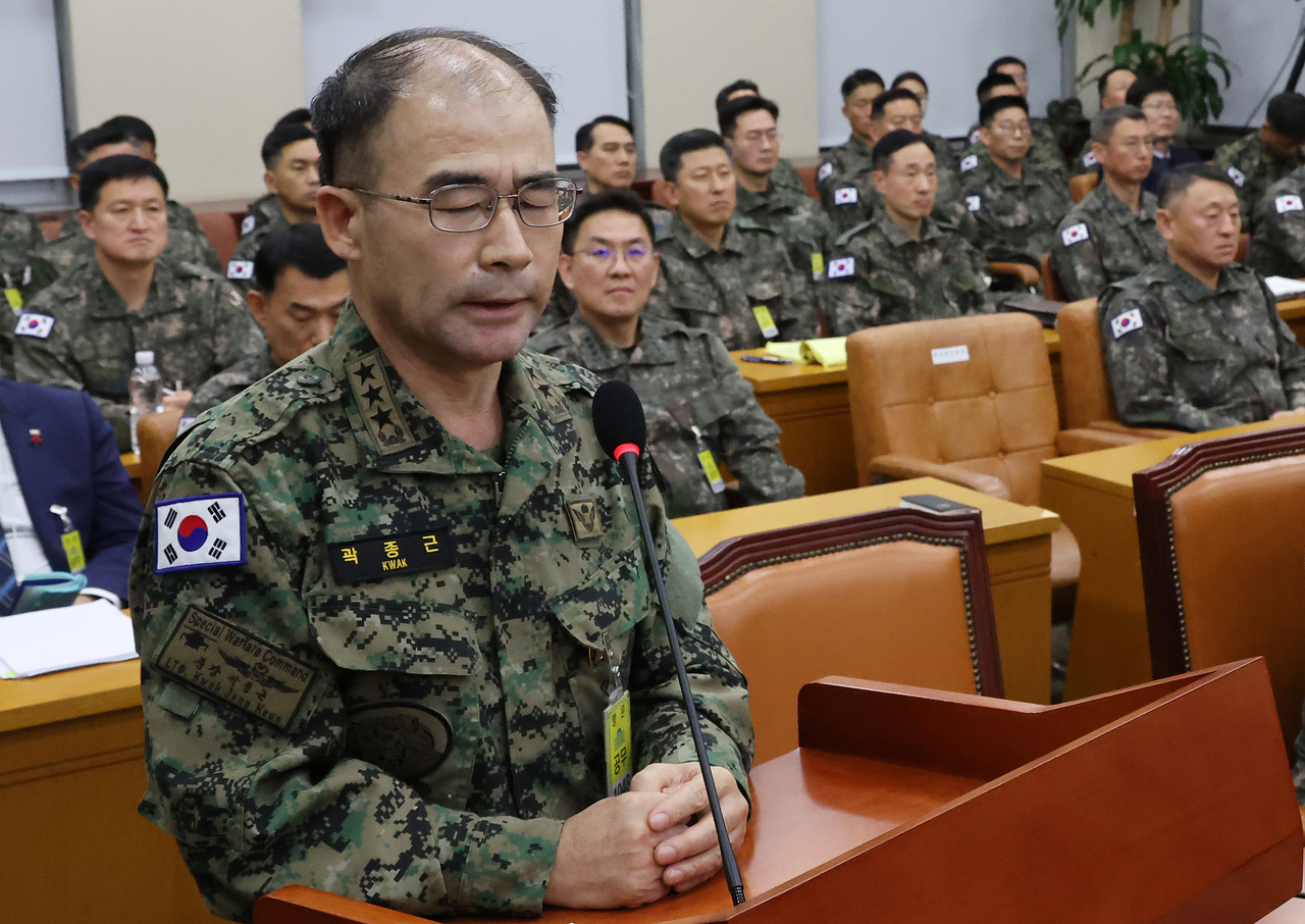 여자(김건희)가 물어보는 거 가지고” 건강호소 尹 법정컴백 발언 쏟아냈다 [세상&] - 헤럴드경제