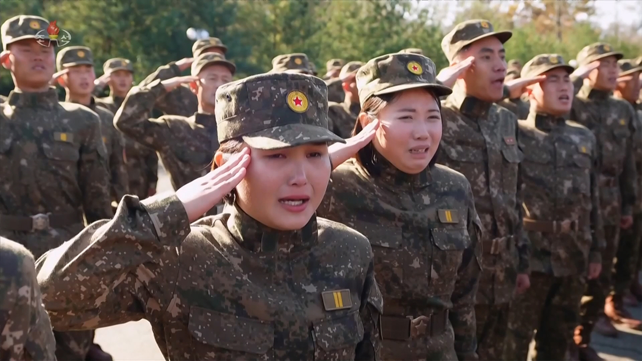 North Korean leader Kim Jong-un visits the 11th Corps of the Korean People's Army, known as the “Storm Corps,” an elite special operations unit, in this photo released by the Korean Central News Agency on Sunday. (Yonhap)