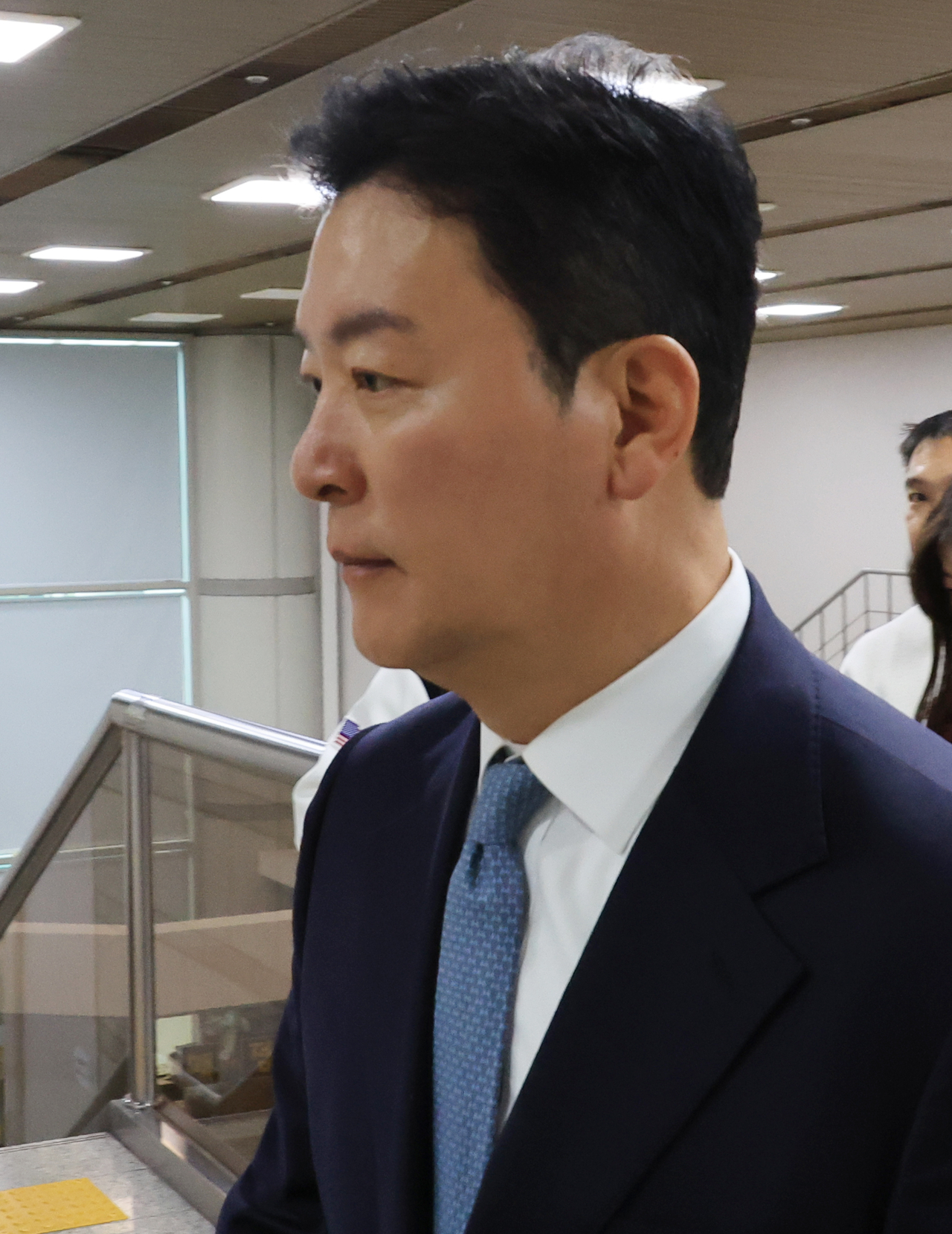 여자(김건희)가 물어보는 거 가지고” 건강호소 尹 법정컴백 발언 쏟아냈다 [세상&] - 헤럴드경제