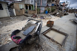 Aid efforts struggle to bring relief to parts of hurricane-stricken Jamaica