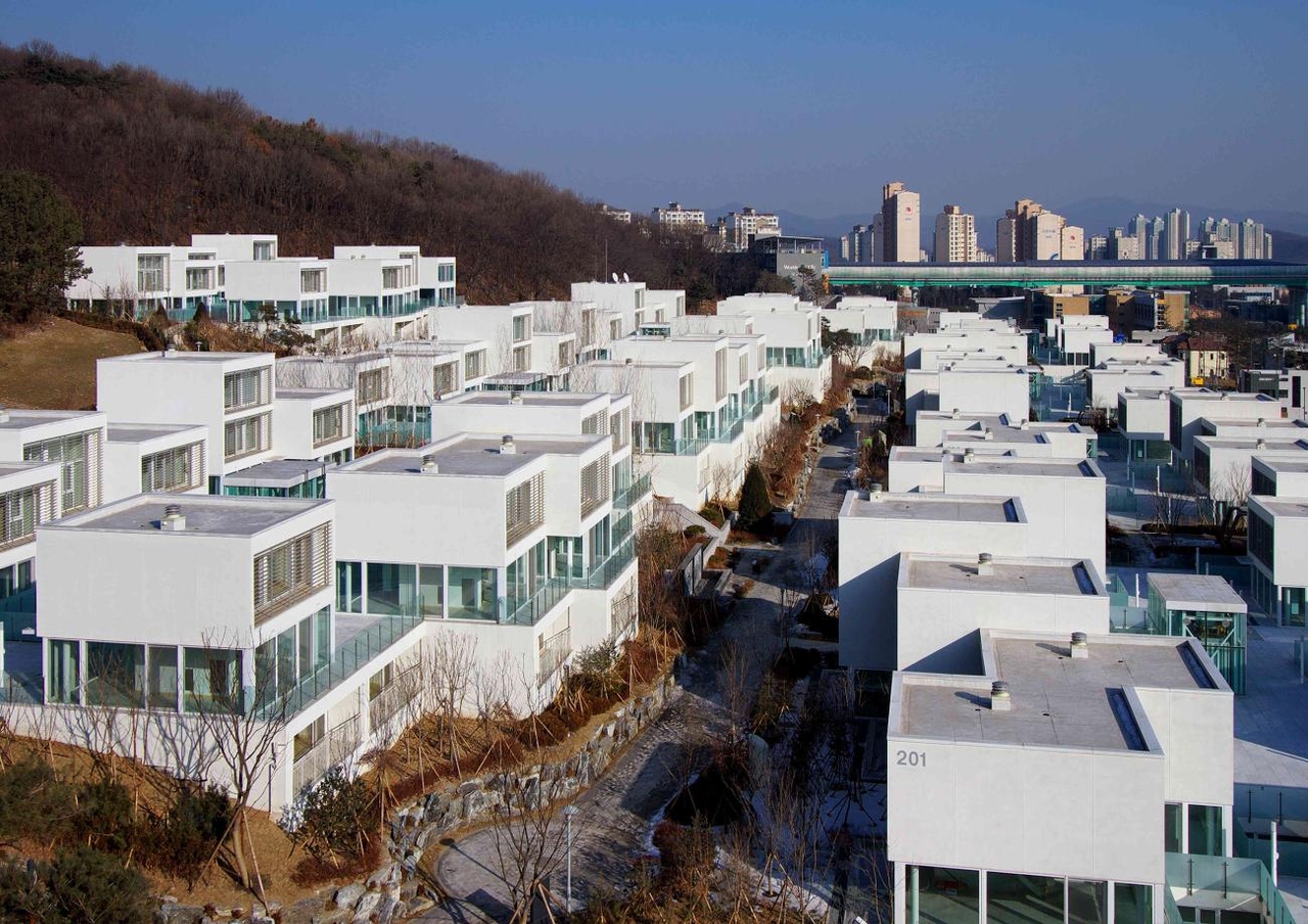 A view of Pangyo Housing in Pangyo, Gyeonggi Province (Provided by The Pritzker Architecture Prize)