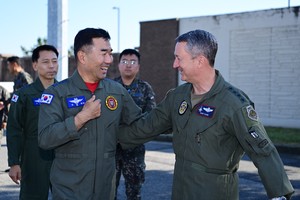 Military chiefs of S. Korea, U.S. conduct first-ever joint commander's flight