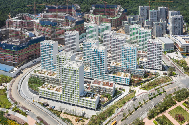 A view of the Gangnam Housing complex in Seoul (Riken Yamamoto's official website)