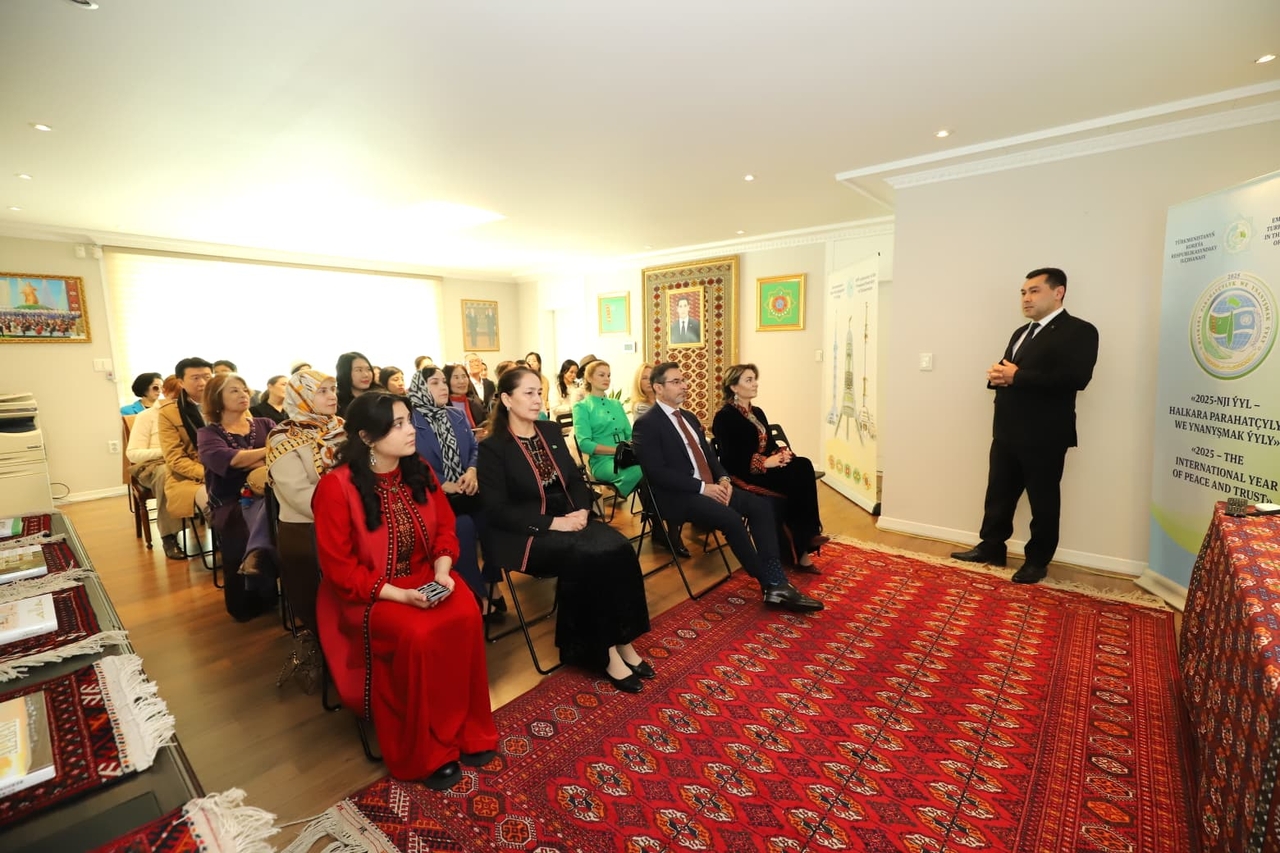 Turkmen Ambassador to Korea Begench Durdyyev delivers remarks at an event promoting peace and neutrality at the Turkmen Embassy in Seoul on October 27. (Turkmen Embassy in Seoul)