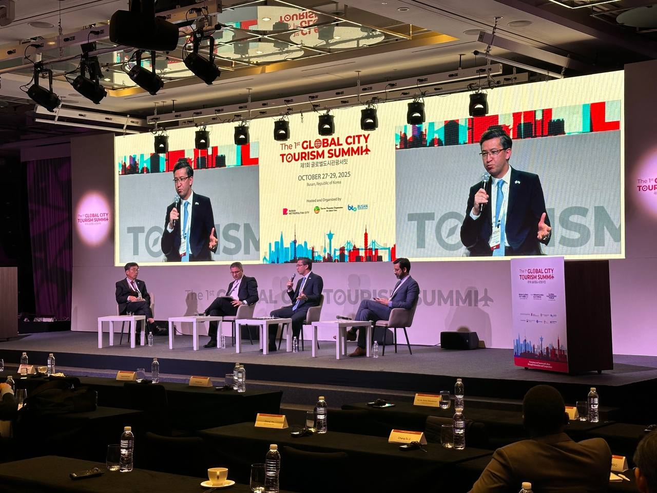 From left: Suh Jeong-in, custodian of the United Nations Memorial Cemetery in Korea, Azerbaijan Ambassador Ramin Hasanov, Uzbek Ambassador Alisher Abdusalomov and Cuban Ambassador Claudio Raul Monzon Baeza attend the Global City Tourism Summit held in Busan. (Uzbek Embassy in Seoul)