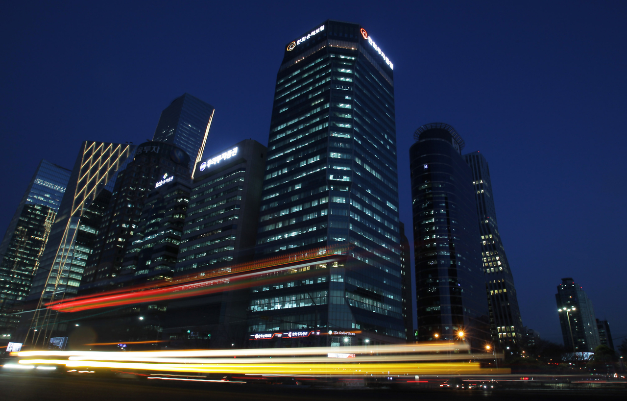 A general view of Yeouido finance district on December 11, 2012 in Seoul, South Korea. (Getty Images)