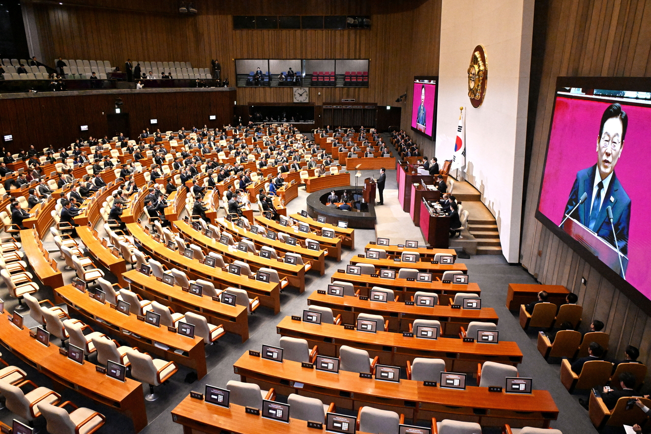 President Lee Jae Myung delivers his budget speech during a plenary session of the National Assembly in Seoul on Tuesday. (Yonhap)