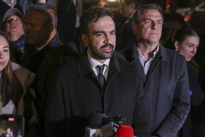 Trump backs Cuomo, threatens to cut funds for New York City if Mamdani wins mayoral race