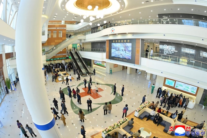 Lobby of Pyongyang General Hospital, which opened Monday (KCNA-Yonhap)