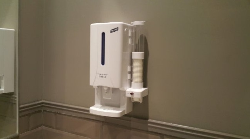 A family restroom at a department store in Pangyo, Gyeonggi Province, where a mouthwash dispenser is installed for public use.