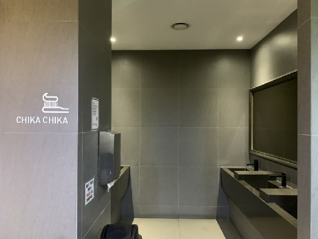 A designated area for toothbrushing inside the restroom of the study cafe It’s Real Time in Noryangjin, Seoul. (It’s Real Time)