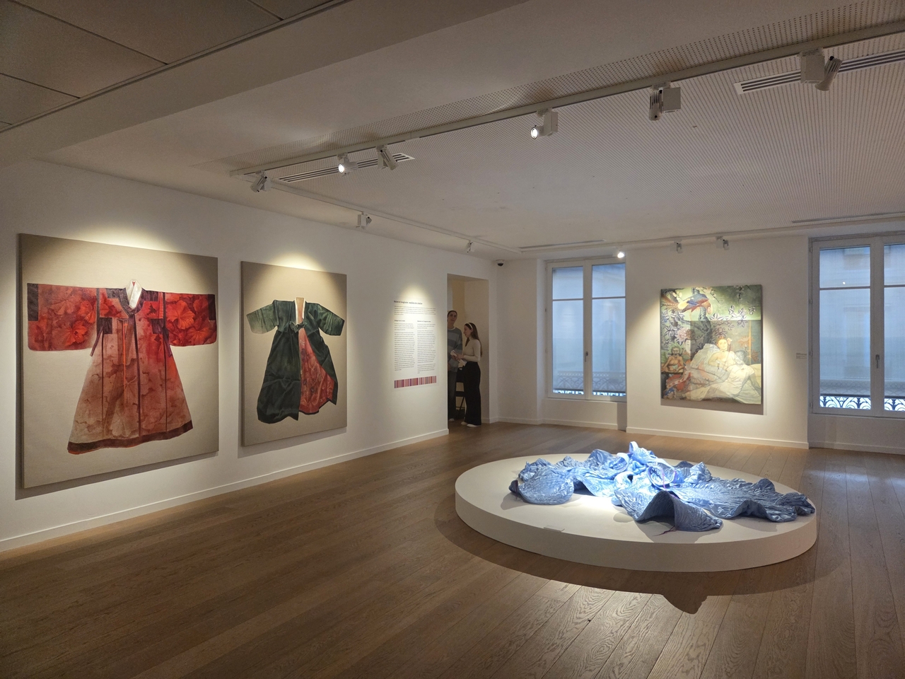 Installation view of “Colors of Korea: Spotlight on Korean Contemporary Art" at the Korean Cultural Center in Paris (Park Yuna/The Korea Herald)