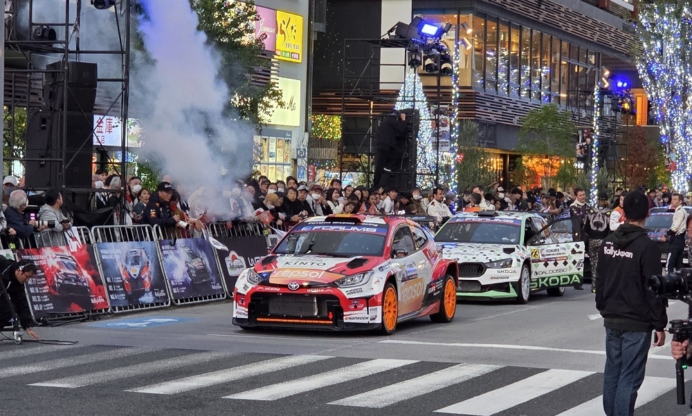 오기에, 비 오는 랠리 재팬에서 우승하며 WRC 타이틀 싸움 끝까지 이끈다