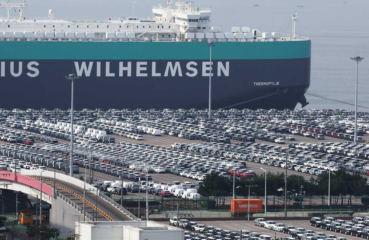 Cars to be exported are parked at a port in Pyeongtaek, about 60 kilometers south of Seoul, on Oct. 30, 2025. (Yonhap)
