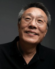 Author Hwang Sok-yong and 16 other cultural figures recognized with national medals