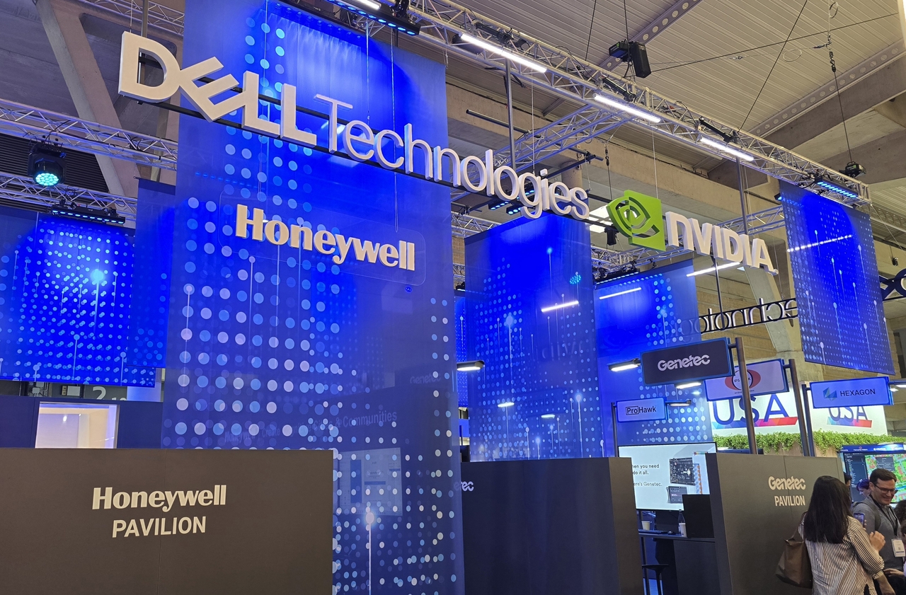 US tech giants Dell Technologies and Nvidia's exhibition booths during the Smart City Expo World Congress 2025 at Fira Barcelona Gran Via, in Barcelona, Spain. (Jie Ye-eun/The Korea Herald)
