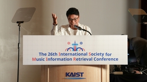 Countdown begins for K-pop pioneer Lee Soo-man's return to Korea