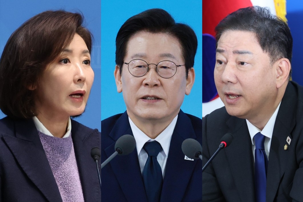 From left: Rep. Na Kyung-won of the People Power Party, President Lee Jae Myung and Rep. Kim Byung-kee of the Democratic Party of  Korea. (Yonhap)