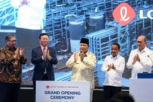 Lotte begins operations at W5.7tr petrochemical plant in Indonesia