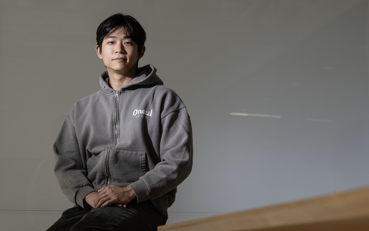 Seo Ho-seong, CEO of the waste collection service Oneul Sugeo, poses at a co-working office in Gangnam, Seoul, on Oct. 20.  (Im Se-jun/The Korea Herald)
