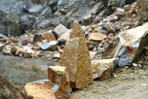 ‘中희토류 옥죄기’에 전 세계가 땅을 헤집었다...2막 열린 희토류 전쟁[딥스폿]