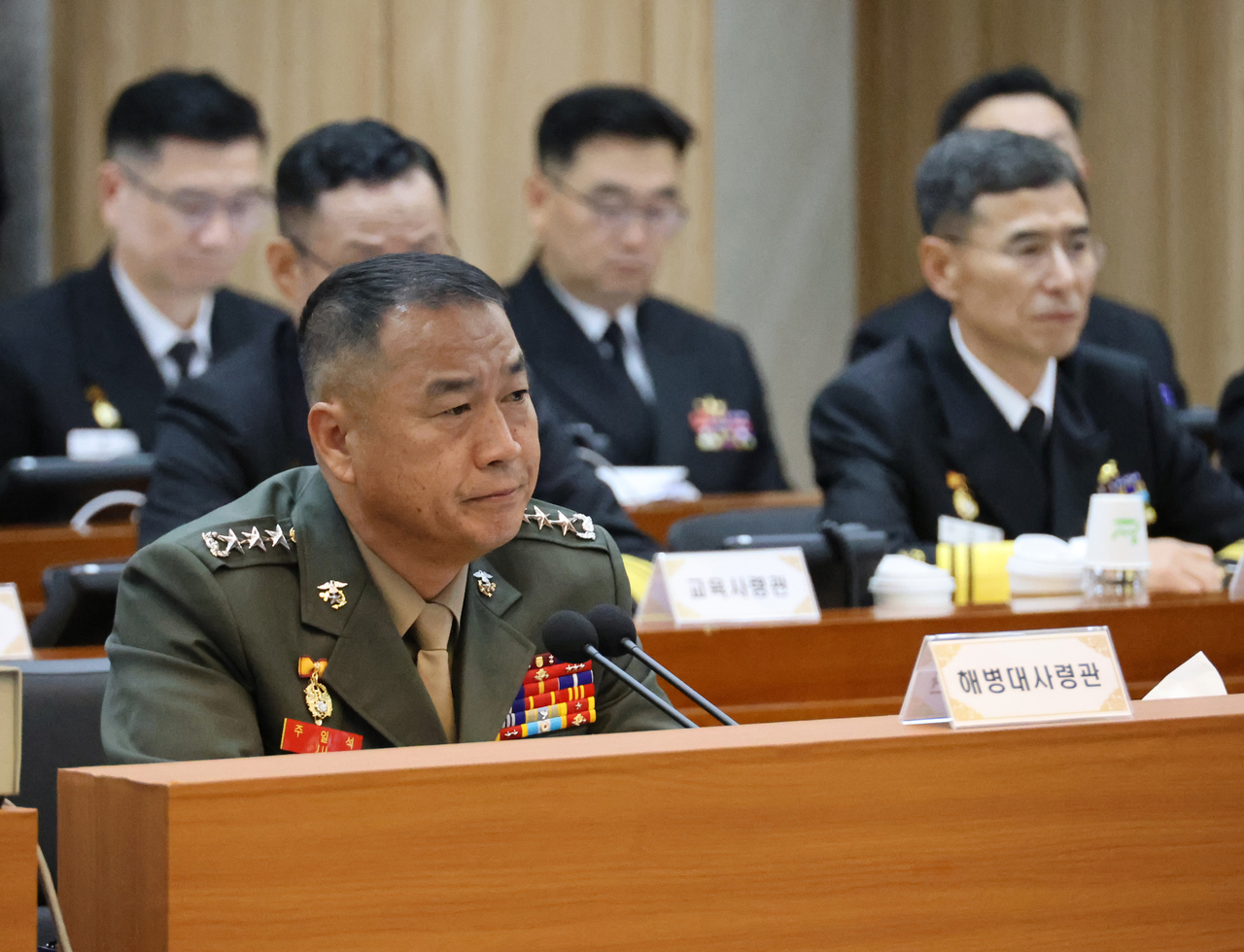Marine Corps Commandant Ju Il-suk listens and responds to lawmakers’ questions during the National Assembly Defense Committee’s Navy audit at the Navy Headquarters in Gyeryong, South Chungcheong, on Oct. 23. (Yonhap)