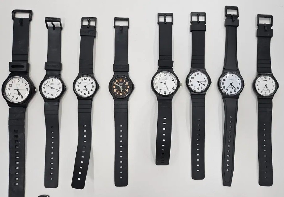 Screenshot of a "Suneung watches" listing on Bungaejangter (Bungaejangter)