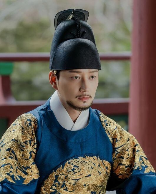 이현욱