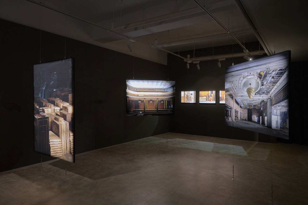 Installation view of “The Autobiography of Hilton Seoul” exhibition at Piknic in Seoul (Piknic)