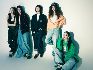 NewJeans&apos; Haerin, Hyein to continue with Ador