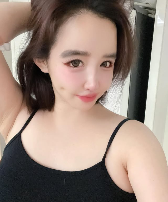 박봄 널