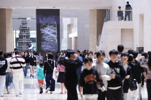 National Museum of Korea suffers budget woes despite record visits 국립중앙박물관, 기록적 방문객 수에도 불구하고 예산난 시달려