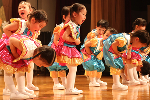 Korean men dreamed of being 'friend-like fathers', but became 'busy dads': survey