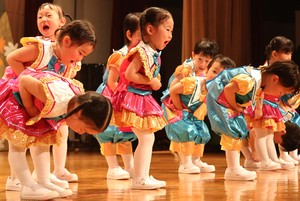 Korean men dreamed of being 'friend-like fathers', but became 'busy dads': survey